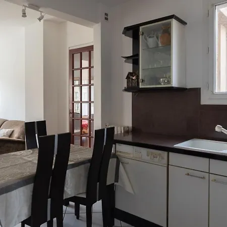 Apartamento Bright With Balcony In 20th *