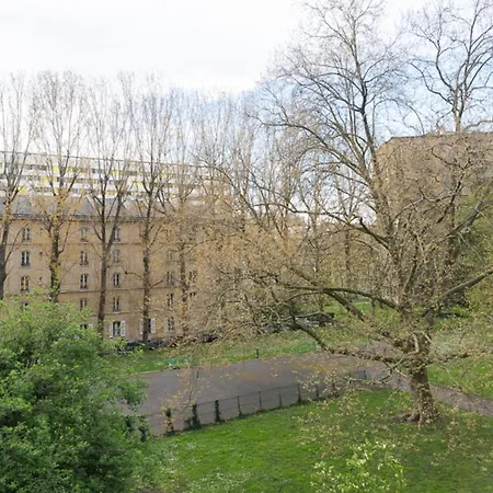 Bright With Balcony In 20th * Paris